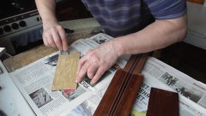 Приклейка верхней и нижней накладки на головку грифа на ЭДП(видео №520).