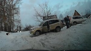 Скользкая горка в Ослином логу МЖК-ТЭЦ5. 
Santa Fe не смог.