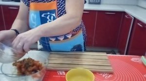 Сладкий вак балиш с рисом, курагой и изюмом.