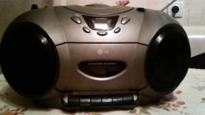 Музыкальтый центр LG .Модель CD 323AX