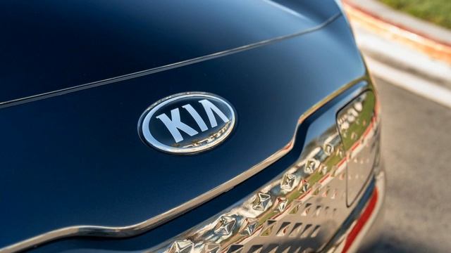 FANTASTIC! 2019 KIA NIRO REVIEW смотреть онлайн