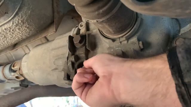 2000 Honda CRV Rear Diff Oil Change смотреть онлайн