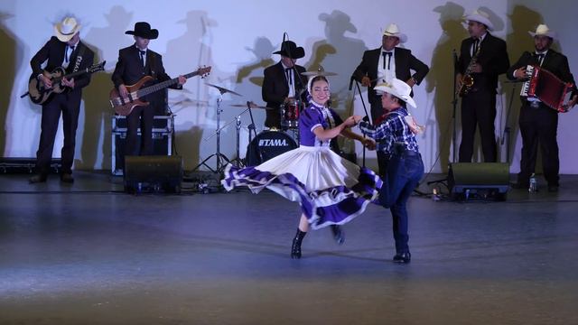 Финал в стиле чихуахуа в горошек - Молодежная категория1  #upskirt#костюмированный #латино #танец