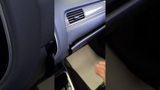 Заглянем в Mitsubishi Outlander в комплектации "Instyle" 2022 года выпуска
