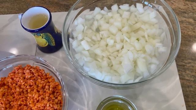 Juliet Aprahamian's Armenian Lentil Soup смотреть онлайн