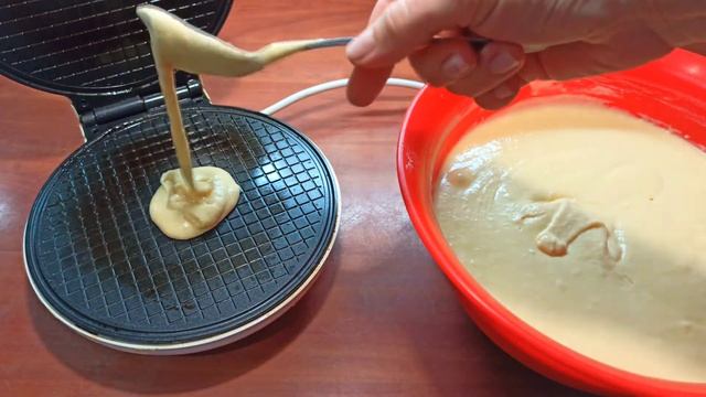 ВАФЕЛЬНЫЕ ТРУБОЧКИ СО СГУЩЁНКОЙ / ПРОСТОЙ И БЫСТРЫЙ РЕЦЕПТ ВКУСНЫХ И ХРУСТЯЩИХ ТРУБОЧЕК