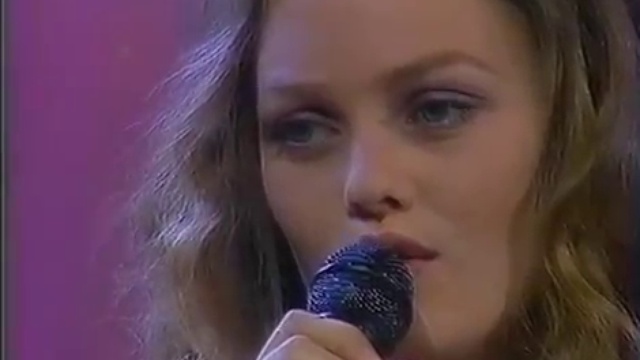Vanessa Paradis - 2 unique tracks @ Les Enfoirés à l'Opéra Comique, 8mar95 смотреть онлайн