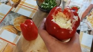 Болгарский перец,фаршированный сыром  и яйцом