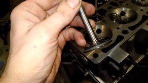 Москвич 2140. Ремонт ГБЦ. Установка ГБО. Замена сальников.