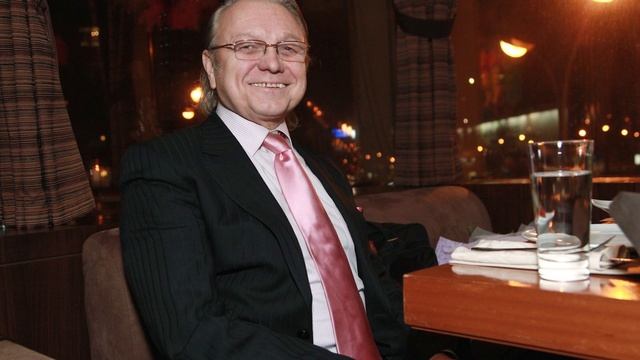 Вы очень похожи! Юрий Маликов впервые за 5 лет показал сестру. Поклонники засыпали поздравлениями