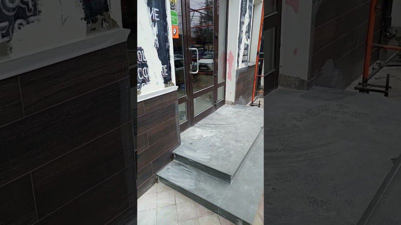 Крашу фасад скрываю рисунки активистов