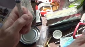 Как подклеить отклеившееся  обои.
