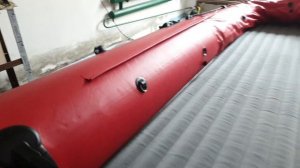 Травят межсекционные перегородки на новой лодке.