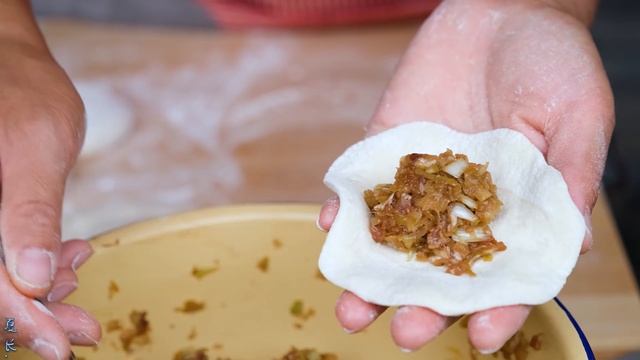 【农家的小勇】苤蓝长好了，做猪肉苤蓝馅大包子，蘸辣椒油大口吃，太香了！ смотреть онлайн