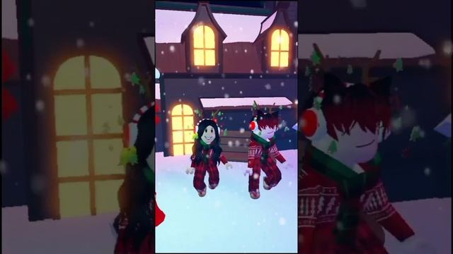 Всех с Новым Годом! Как вам наши новогодние скины??? #roblox #новыйгод