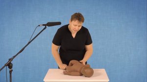 КАК БРАТЬ РЕБЕНКА НА РУКИ ПРАВИЛЬНО ( Фрагмент курса "БЭБИДВИЖ от 0 до 7 месяцев)