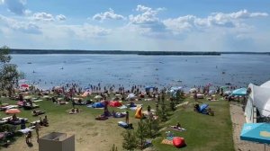 Москва плавится от жары, одно спасение - Ильинский пляж