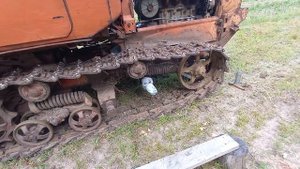 Замена кареток ДТ 75 в полевых условиях. Состояние арбуза и дынь.