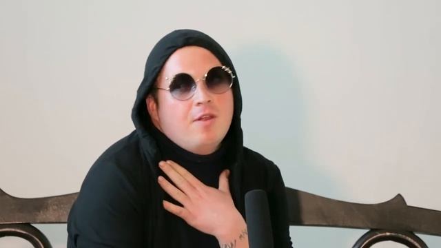 Мадам Полина "Девушка, побывавшая в алко-туре". Читает Алексей Клёс смотреть онлайн