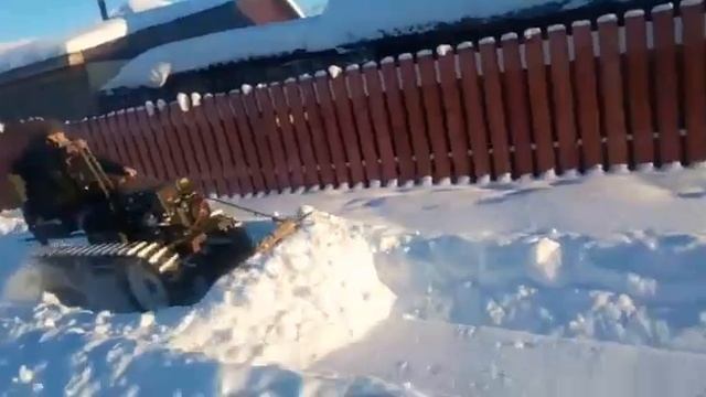 Самодельный гусеничный мини трактор(испытание)