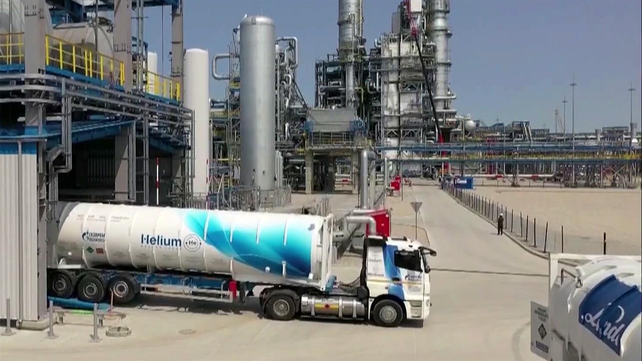 Президент посетил Амурский газоперерабатывающий завод - один из крупнейших в мире