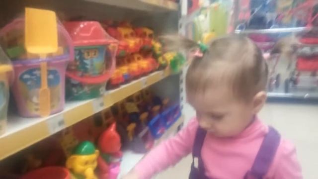 VLOG Поход в детский магазин игрушки шопинг Shopping children's toys