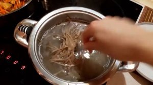 Как приготовить лапшу SOBA | СОБА с курицей ? Или вкусная гречневая лапша.