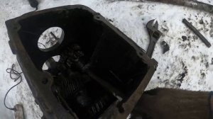Как вынуть блок шестерен из корпуса КПП ГАЗ 53