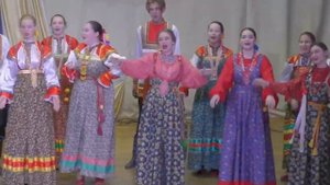 Образцовый ансамбль народной песни "Звонница"  "Через садик, через вишенье"