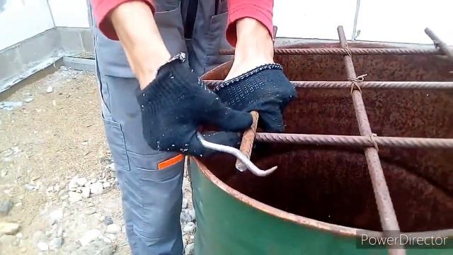 бетонируем дно ямы, как вязать арматуру! смотреть онлайн