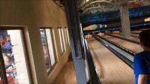 VLOG. Игра в боулинг. Bowling game