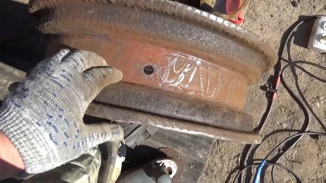 Ремонт колеса трактора. смотреть онлайн