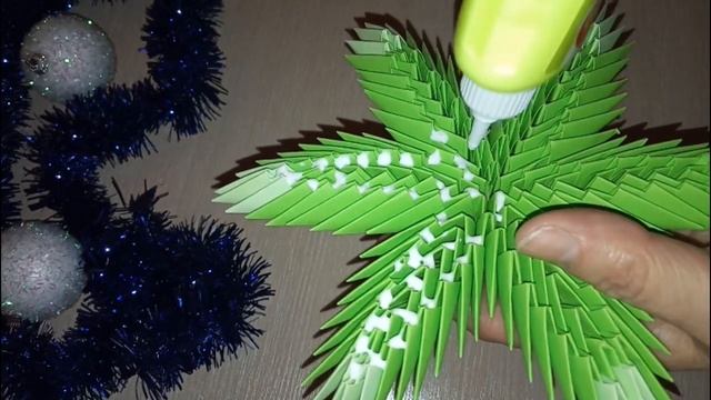Не могу без оригами!Елка из модулей !