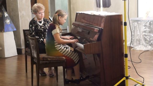 платье-пианино. концерт по фортепиано смотреть онлайн