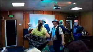 Ай! да - ну, да - ну, да - най! ...  Цыганочки с выходом! )