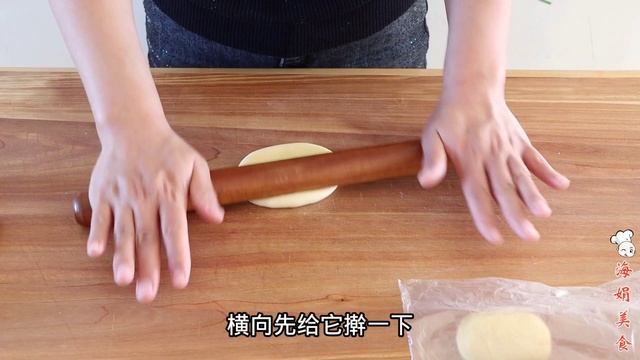 家里有盆就能做面包，暄软香甜还拉丝，全家都爱吃，简单无难度【海娟美食】 смотреть онлайн