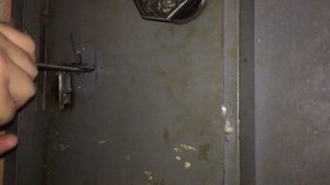Вскрытие сувальдного замка крючками Вскрытие врезного замка Эльбор