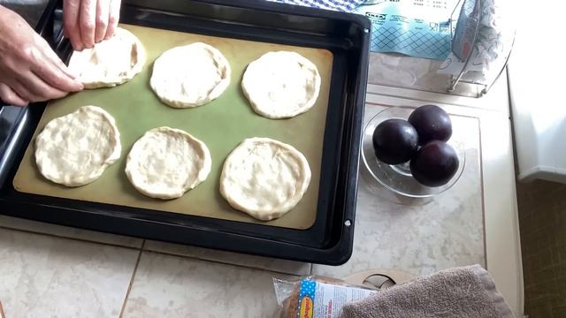 Мягкие смаженки и капуста в духовке. Очень вкусно, легко и просто.