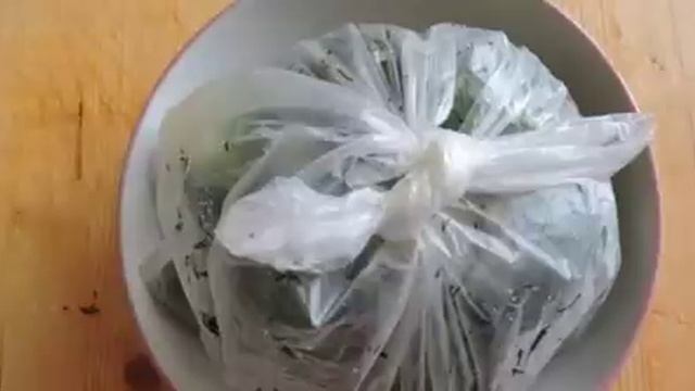 Маринуем Огурцы в Пакете! Очень жалею, что не Узнала Раньше об Этом Рецепте! смотреть онлайн