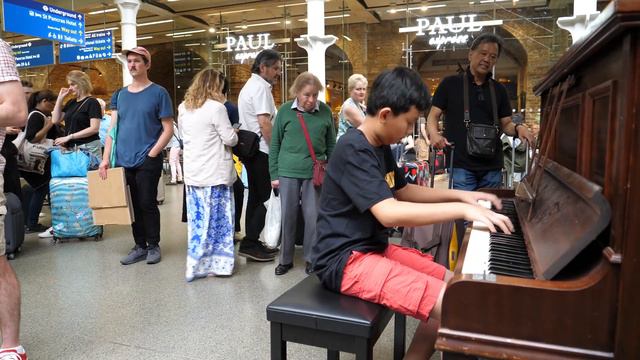 Elton John 6 Songs in a Row One Take Live Session Cole Lam 12 Years Old смотреть онлайн