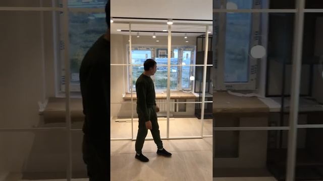 Стеклянная перегородка с синхронным механизмом смотреть онлайн