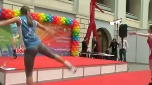 Танцы на пружинах.