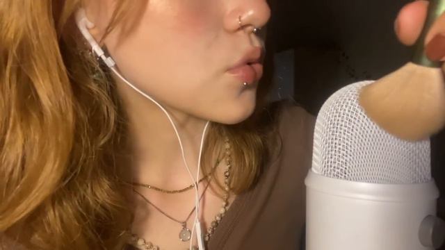 ASMR mouth sounds & brush sounds 🤎 смотреть онлайн