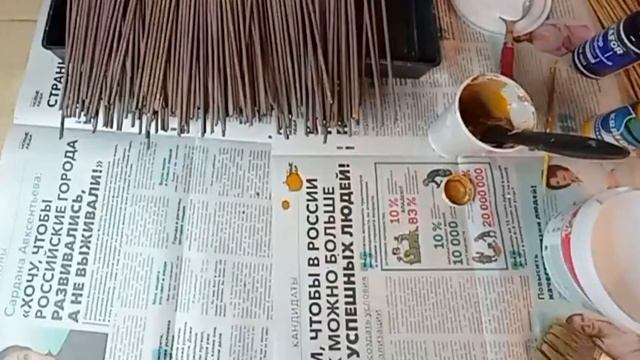 Превращает бумажные трубочки в мраморную бумажную лозу. смотреть онлайн