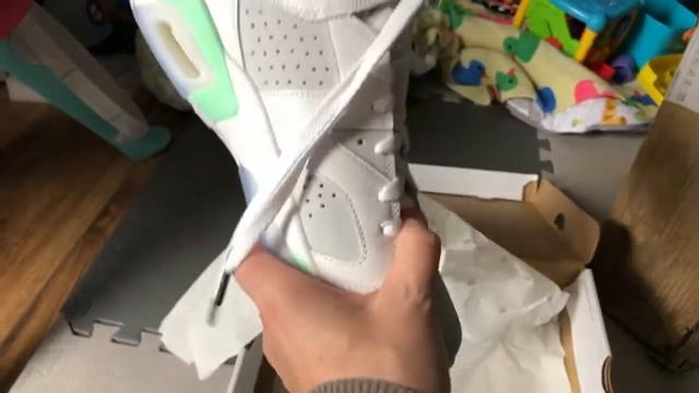 A beat up unboxing from nike.com смотреть онлайн