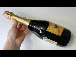 Взяла ШАМПАНСКОЕ и КАРТОН, сделала ШИКАРНЫЙ новогодний подарок!