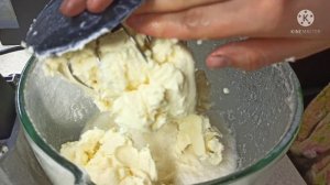 Домашнее сливочное масло из сметаны, сливок. Как приготовить масло в домашних условиях