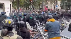 Массовые протесты во Франции: на акции по всей стране вышли до 300 тысяч человек