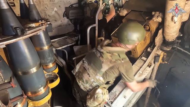 Расчеты САУ «Акация» группировки войск «Север»