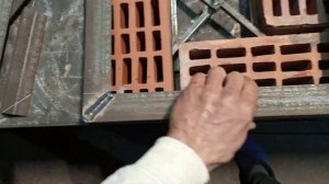 как просто вымереть угол 45градусов если нет уголка,и ровно,простейший способ